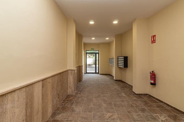 Garage til salg i Oropesa  - € 7.000 (Ref: 8133817)