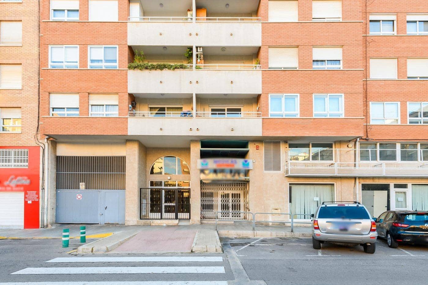 Kaupallinen myytävänä paikassa Castello de la Plana - 194 000 € (Ref: 8162134)