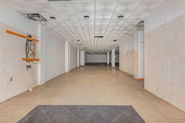 Kaupallinen myytävänä paikassa Centro, Castelló de la Plana - 169 800 € (Ref: 8162136)