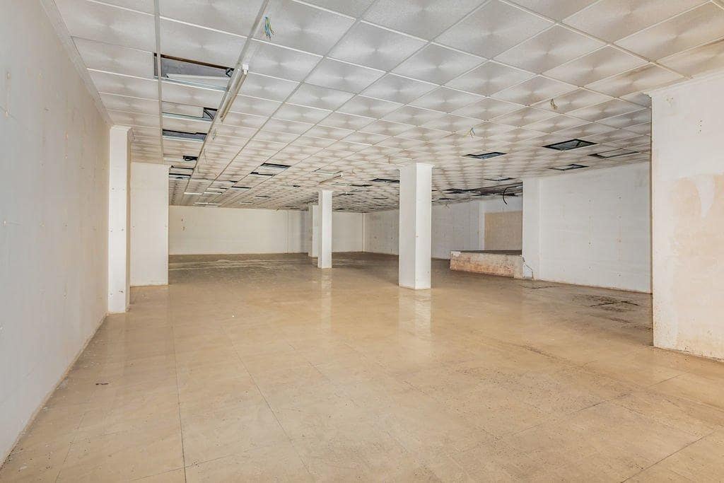 Commercial for sale in Castello de la Plana - € 169,800 (Ref: 8162136)