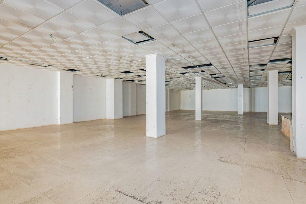 Commercial for sale in Castello de la Plana - € 169,800 (Ref: 8162136)