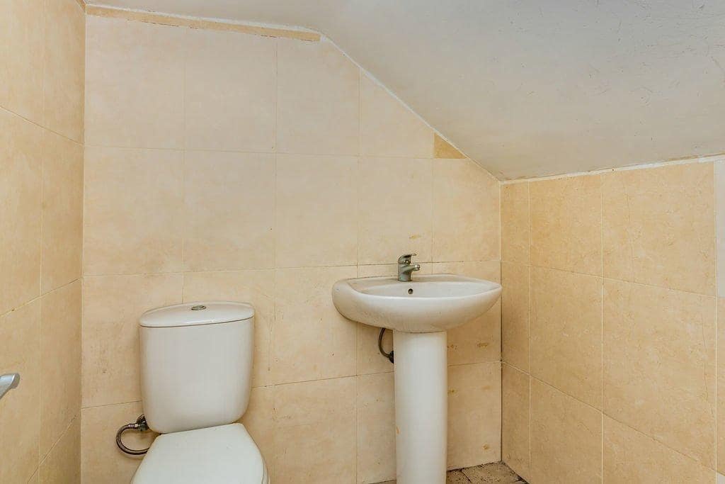 Commercial for sale in Castello de la Plana - € 169,800 (Ref: 8162136)