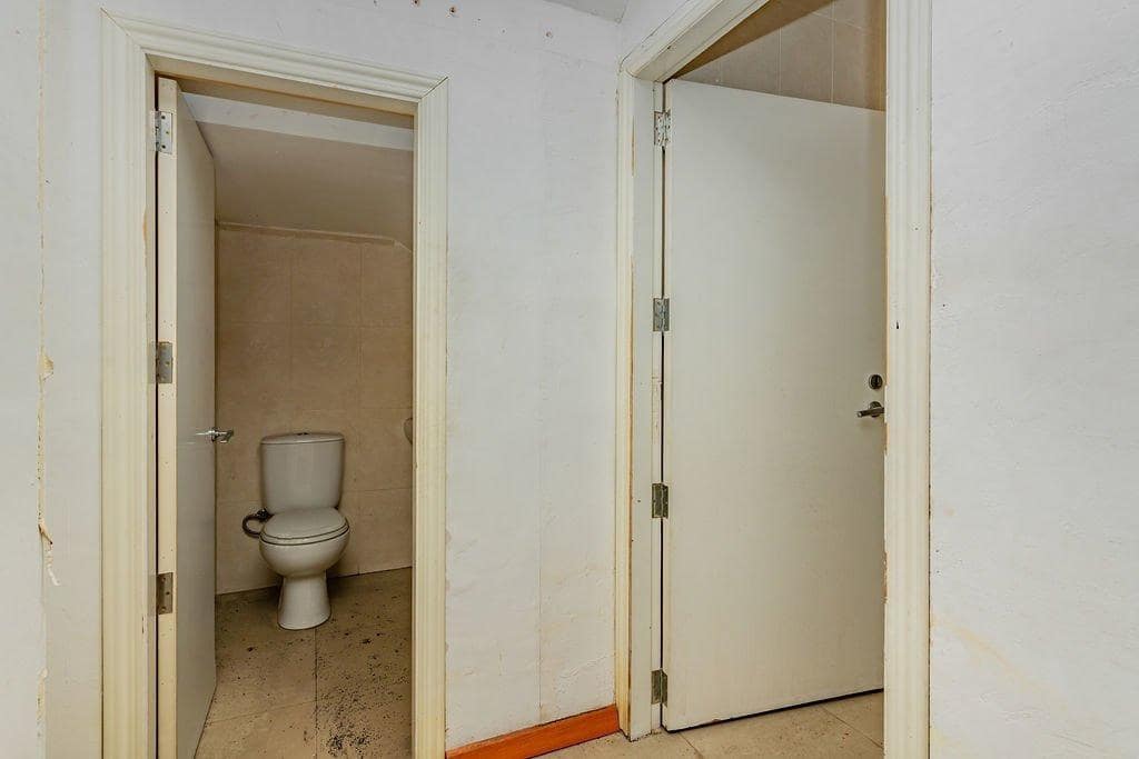 Commercial for sale in Castello de la Plana - € 169,800 (Ref: 8162136)