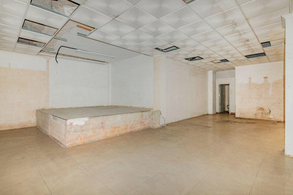 Commercial for sale in Castello de la Plana - € 169,800 (Ref: 8162136)