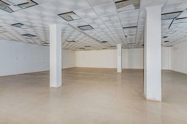 Kaupallinen myytävänä paikassa Centro, Castelló de la Plana - 169 800 € (Ref: 8162136)