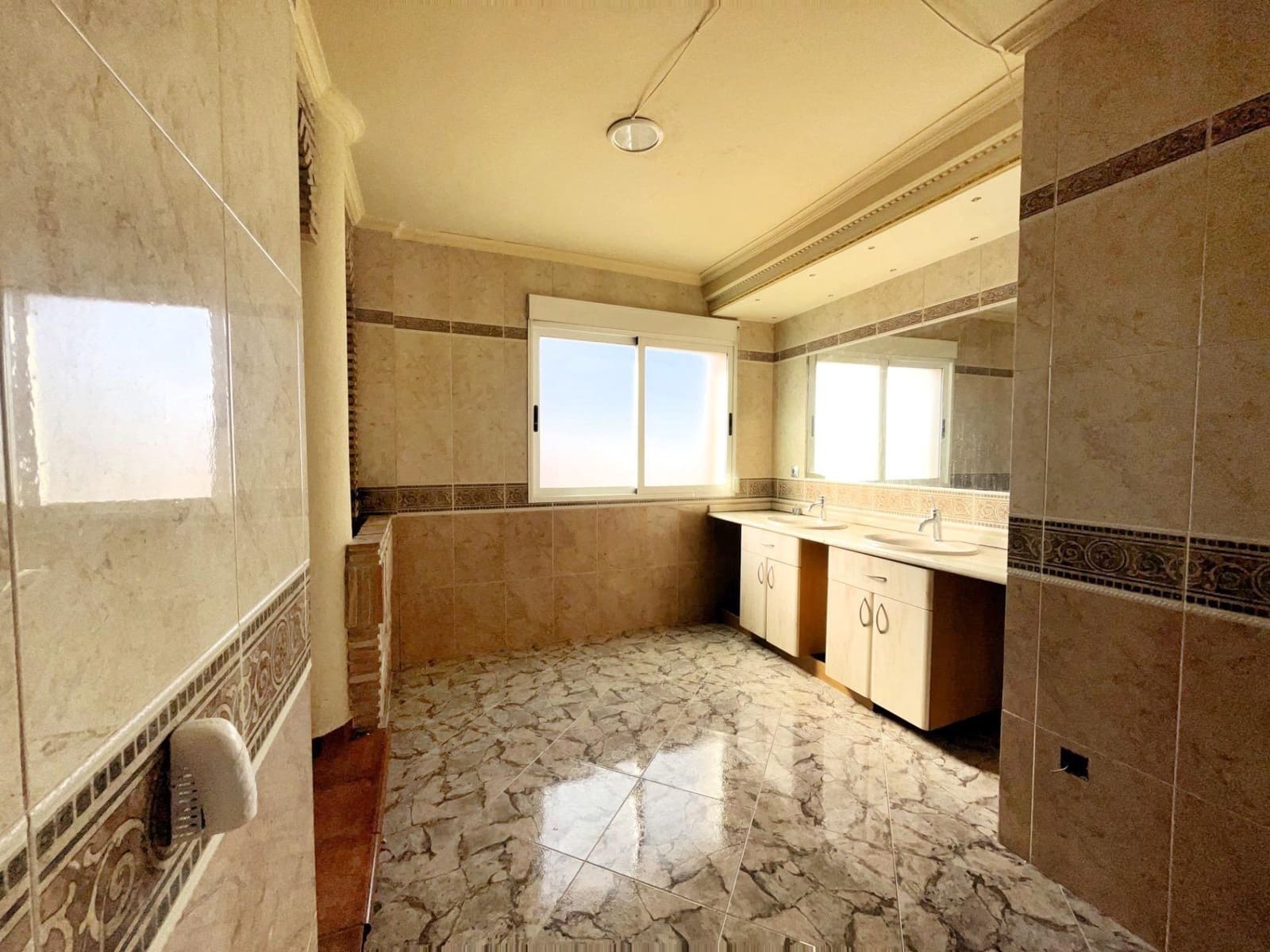 5 bedroom Townhouse for sale in Moncofa - € 175,000 (Ref: 8385095)