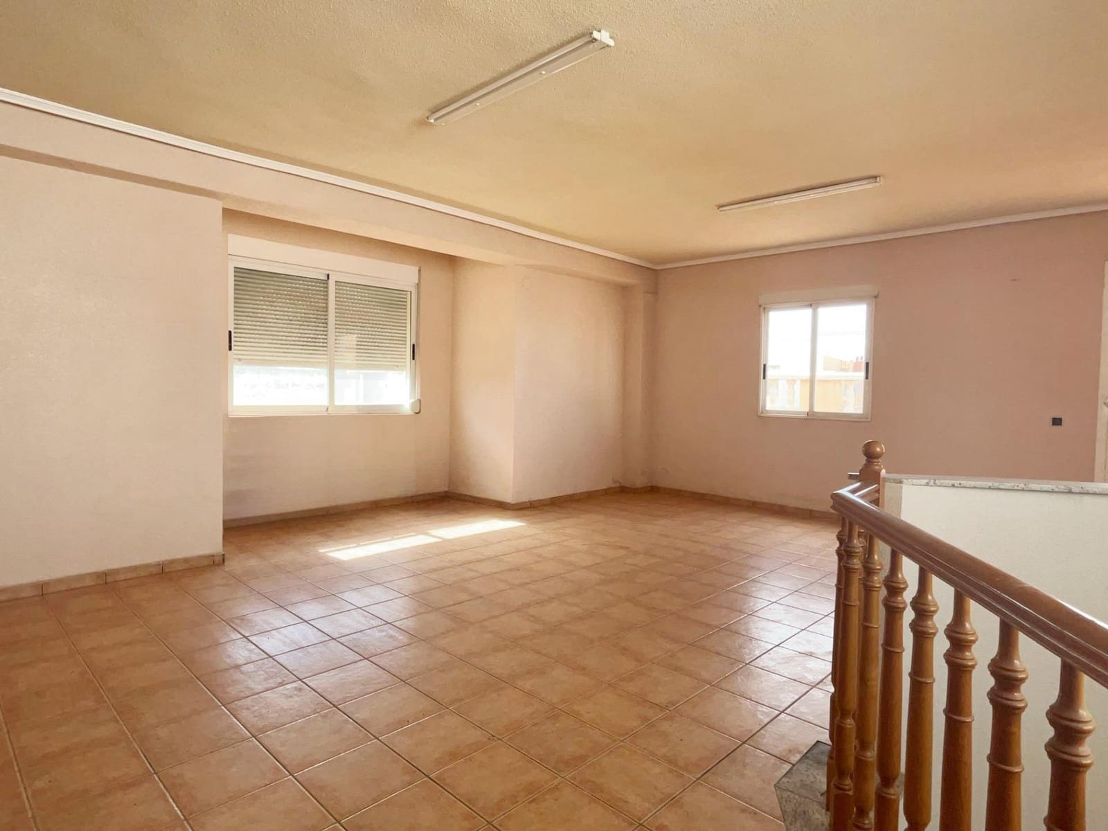 5 bedroom Townhouse for sale in Moncofa - € 175,000 (Ref: 8385095)