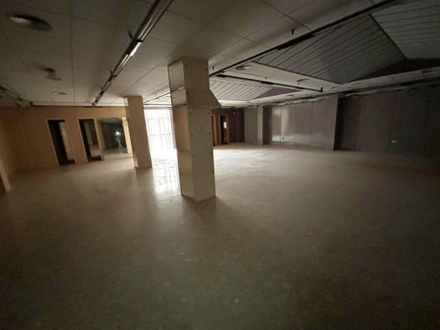 Local Comercial en La Vall d'Uixó en venta - 300.000 € (Ref: 8434256)