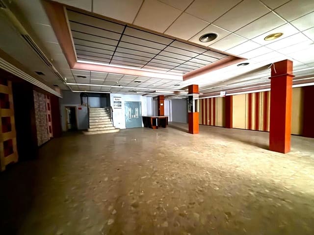 Local Comercial en La Vall d'Uixó en venta - 300.000 € (Ref: 8434256)