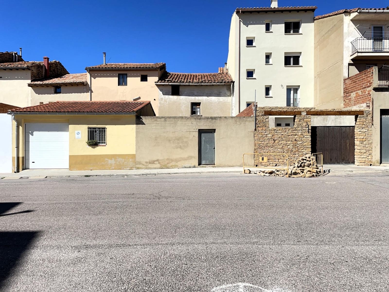 Casa de 3 habitaciones en Vilafranca en venta - 43.800 € (Ref: 8477951)