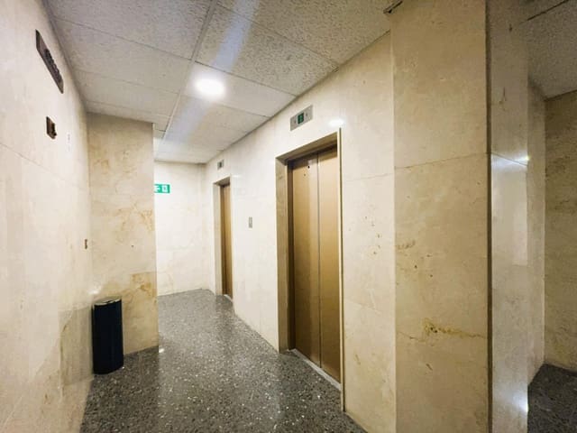 Office for sale in Centro, Castelló de la Plana - € 99,000 (Ref: 8573988)