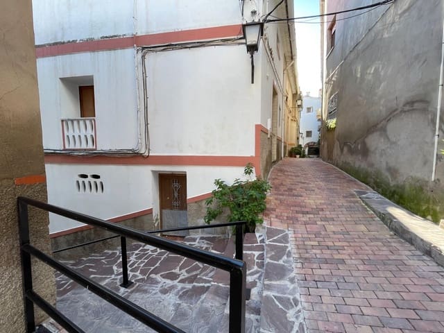 3 bedroom Townhouse for sale in Eslida - € 35,000 (Ref: 8601750)