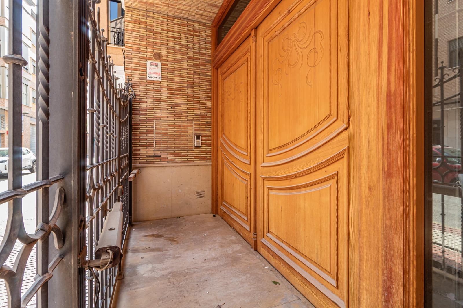 5 soveværelse Villa til salg i Castello de la Plana med garage - € 600.000 (Ref: 8828563)