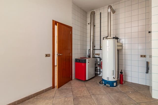 5 Zimmer Villa zu verkaufen in Centro, Castelló de la Plana mit Garage - 600.000 € (Ref: 8828563)