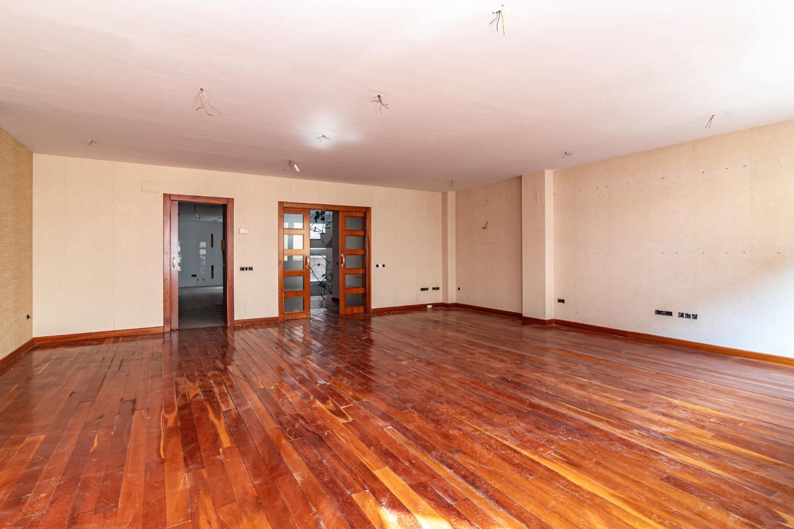 5 soverom Villa til salgs i Castello de la Plana med garasje - € 600 000 (Ref: 8828563)