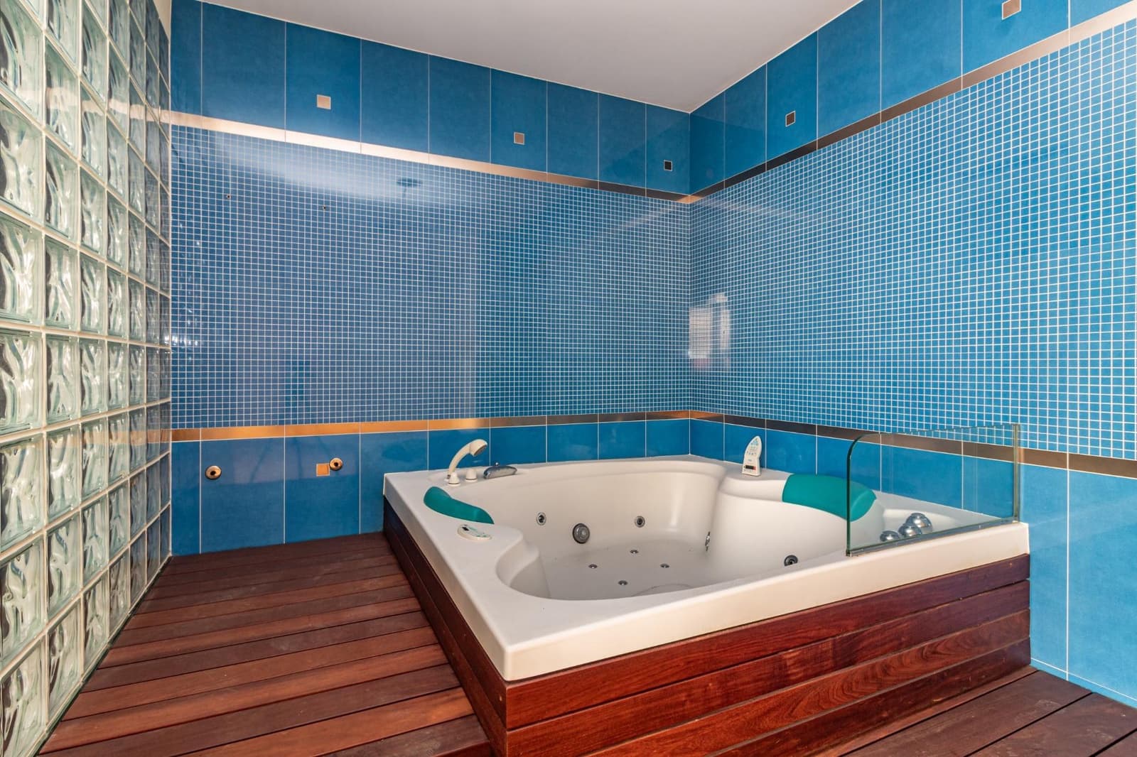 5 soverom Villa til salgs i Castello de la Plana med garasje - € 600 000 (Ref: 8828563)