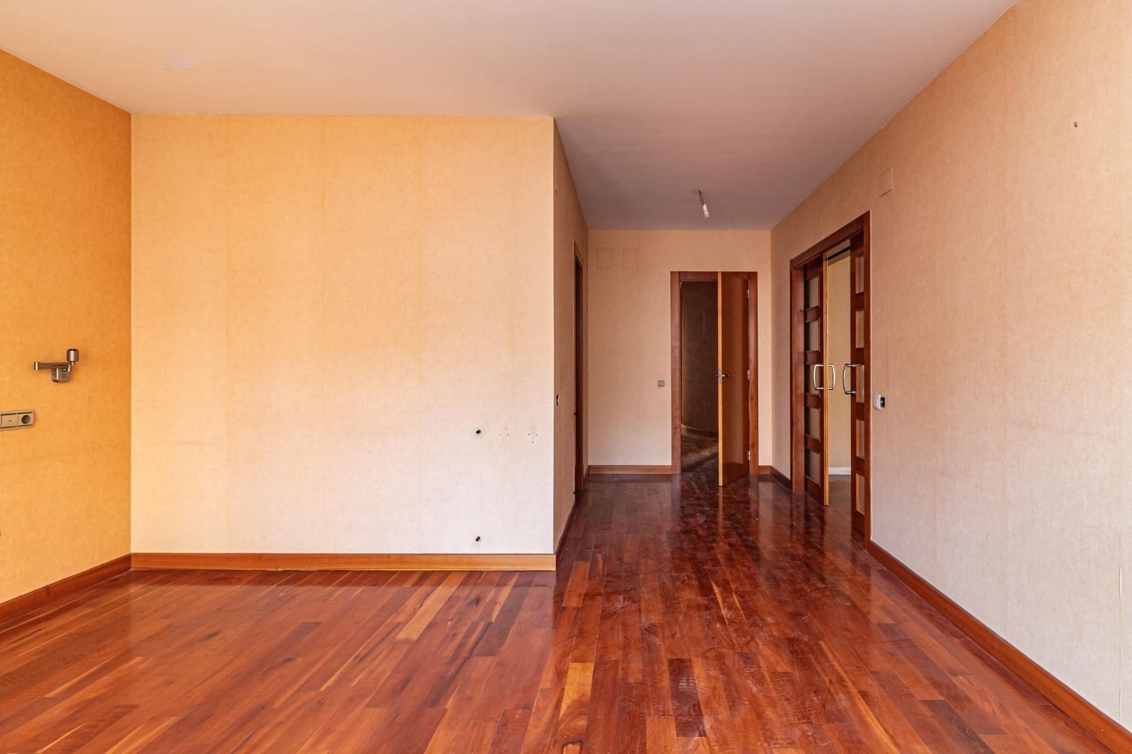 5 sypialnia Willa na sprzedaż w Castello de la Plana z garażem - 600 000 € (Ref: 8828563)