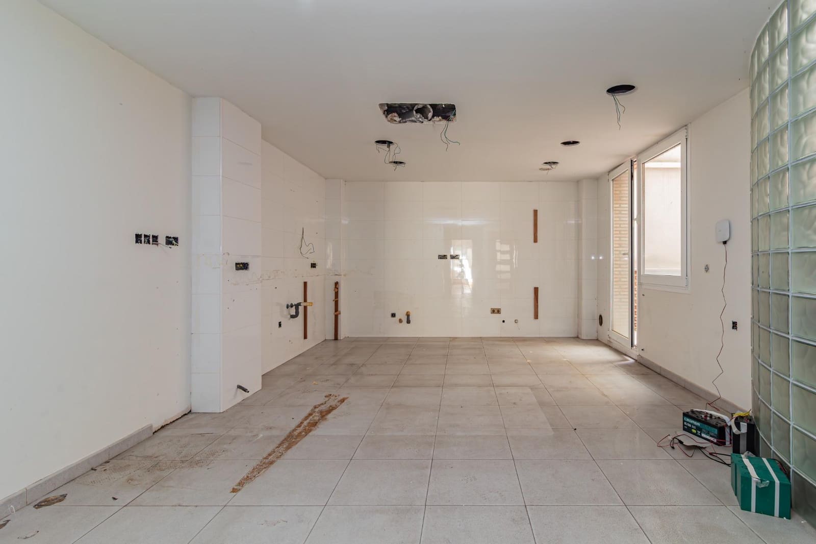 5 soveværelse Villa til salg i Castello de la Plana med garage - € 600.000 (Ref: 8828563)