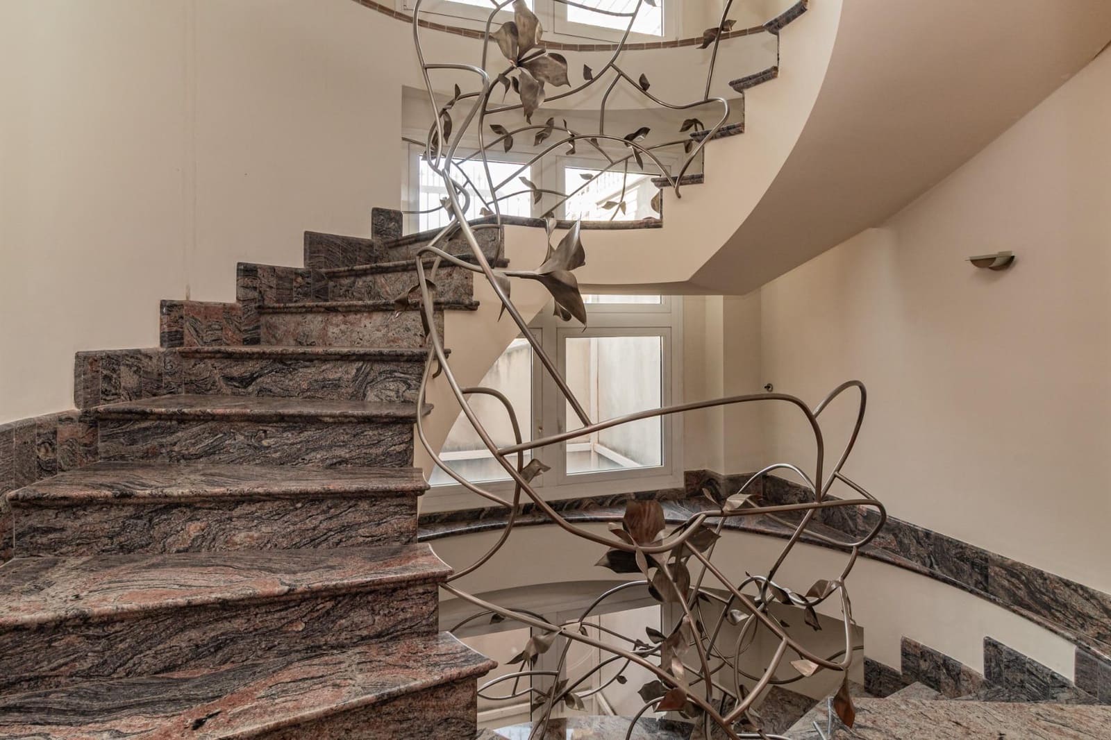 5 soveværelse Villa til salg i Castello de la Plana med garage - € 600.000 (Ref: 8828563)