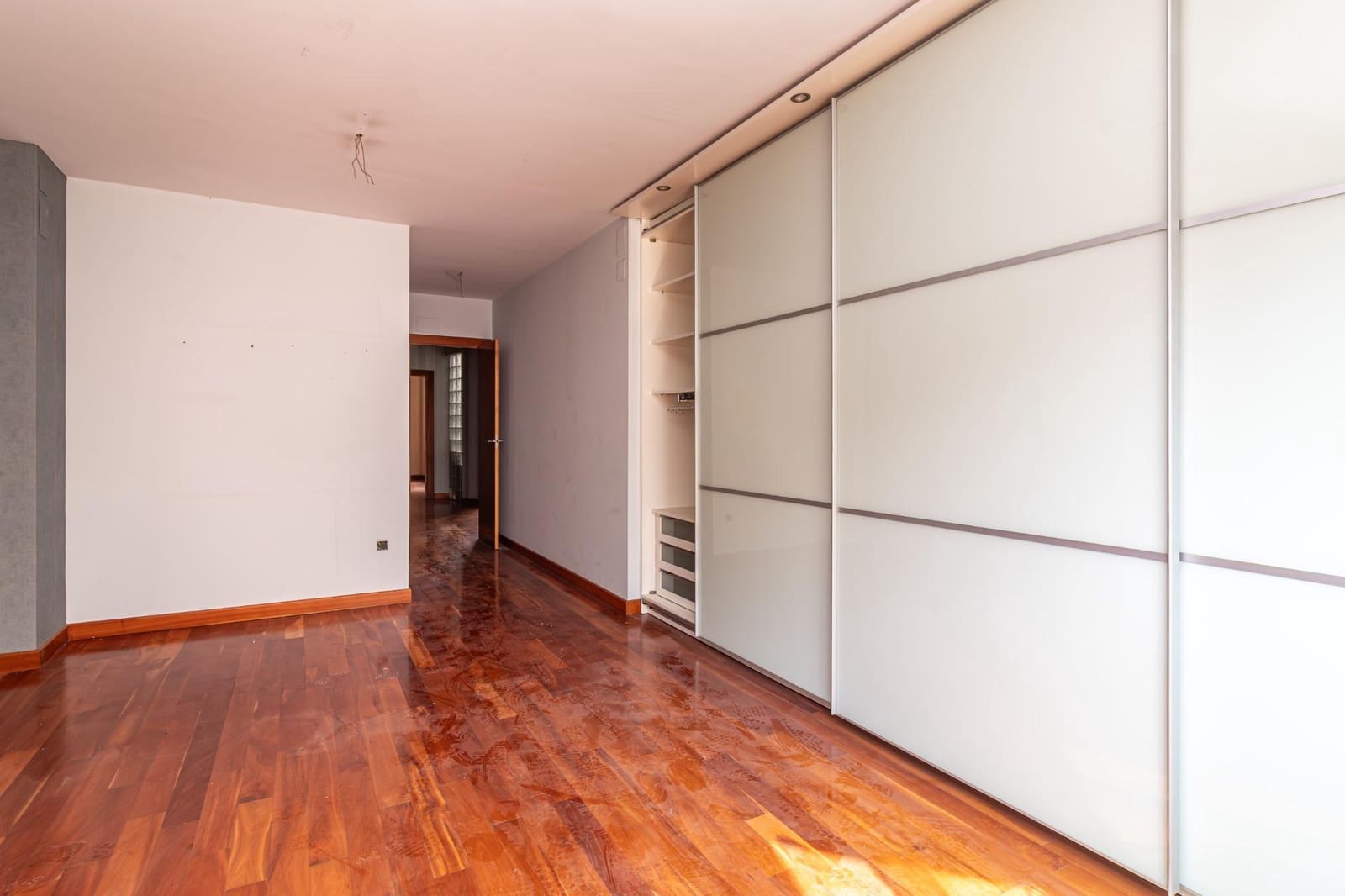 5 sypialnia Willa na sprzedaż w Castello de la Plana z garażem - 600 000 € (Ref: 8828563)