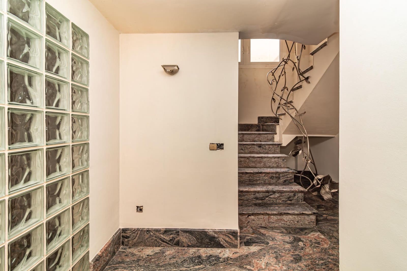 5 sypialnia Willa na sprzedaż w Castello de la Plana z garażem - 600 000 € (Ref: 8828563)