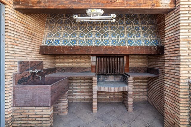 5 camera da letto Villa in vendita in Centro, Castelló de la Plana con garage - 525.000 € (Rif: 8828563)