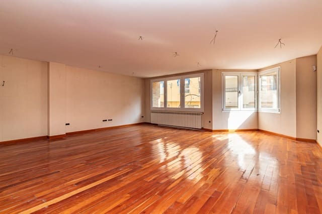 5 camera da letto Villa in vendita in Centro, Castelló de la Plana con garage - 525.000 € (Rif: 8828563)