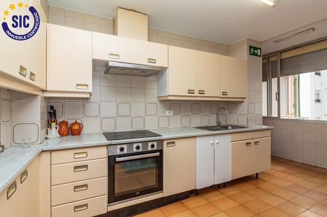 5 chambre Appartement à vendre à Centro, Castelló de la Plana - 325 000 € (Ref: 8928606)