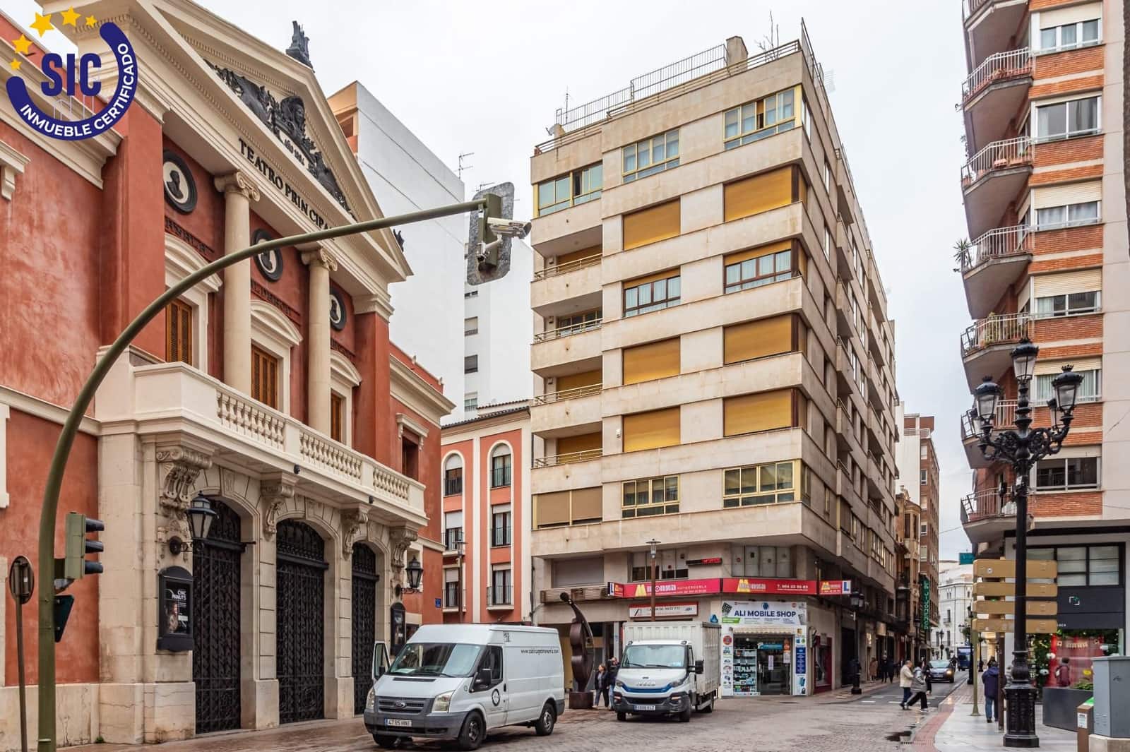 Piso de 5 habitaciones en Castelló de la Plana en venta - 325.000 € (Ref: 8928606)