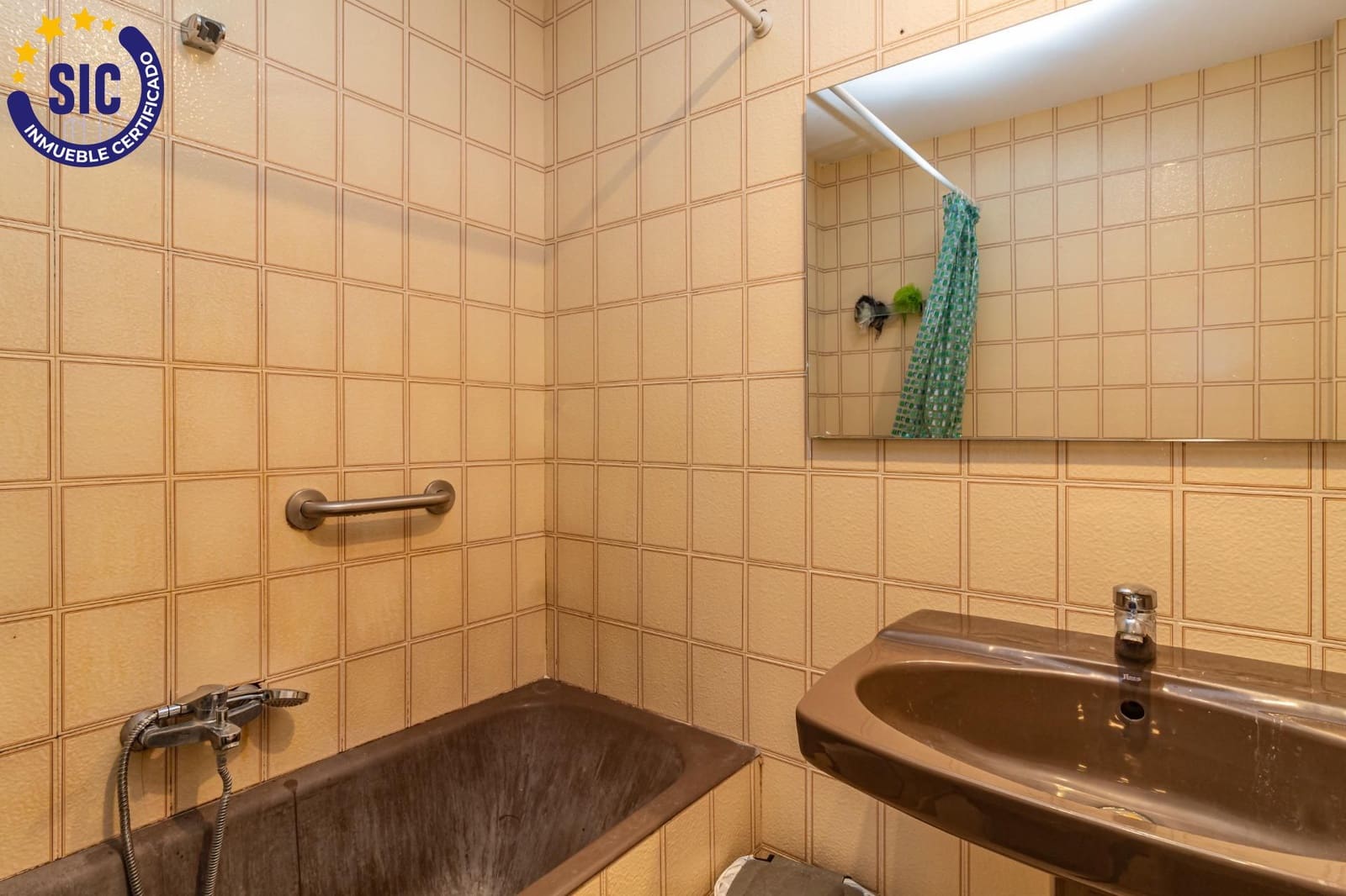 5 bedroom Flat for sale in Castello de la Plana with garage - € 325,000 (Ref: 8928606)