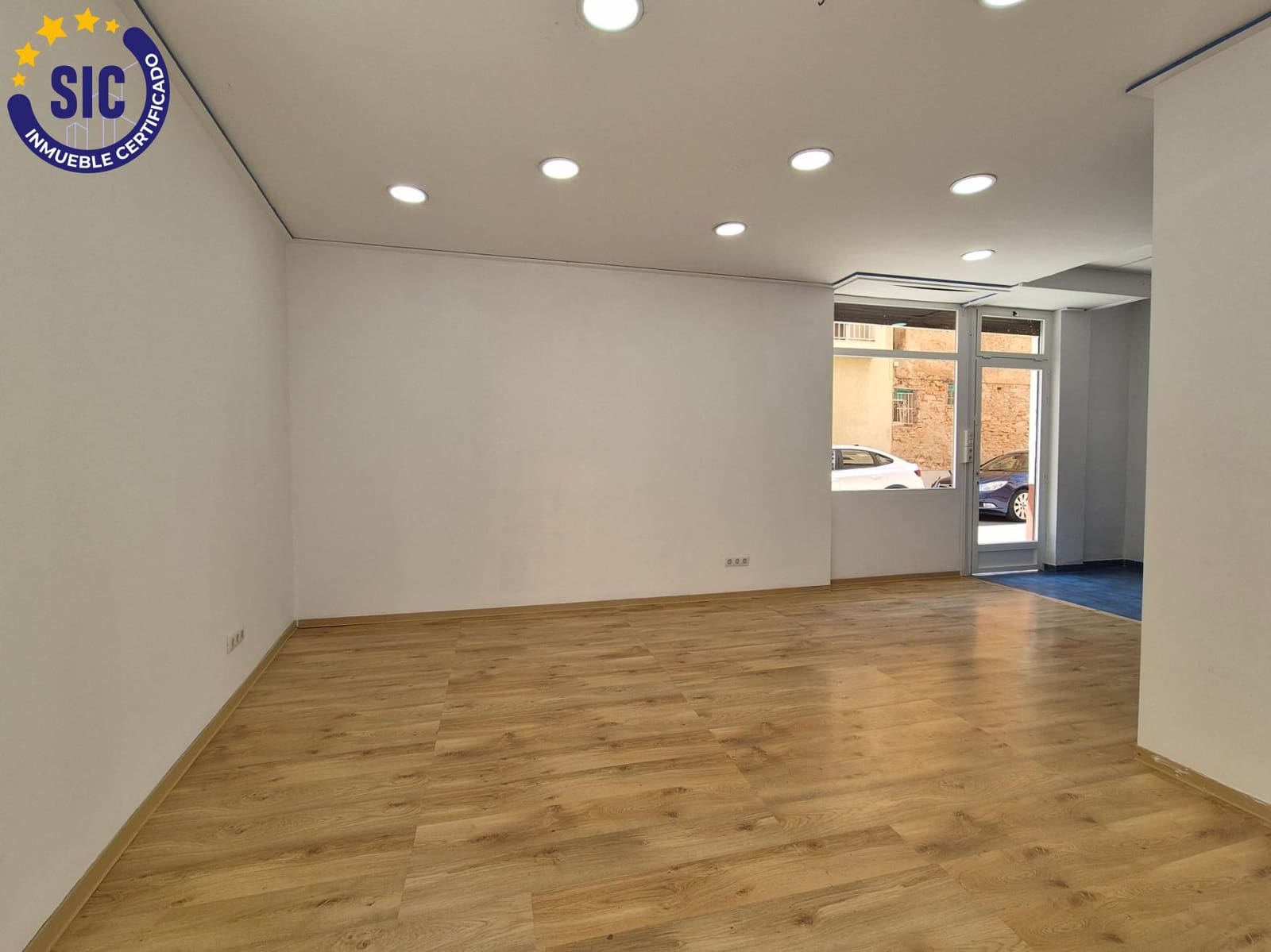 Commerciale in vendita in Castello de la Plana - 93.000 € (Rif: 9057483)