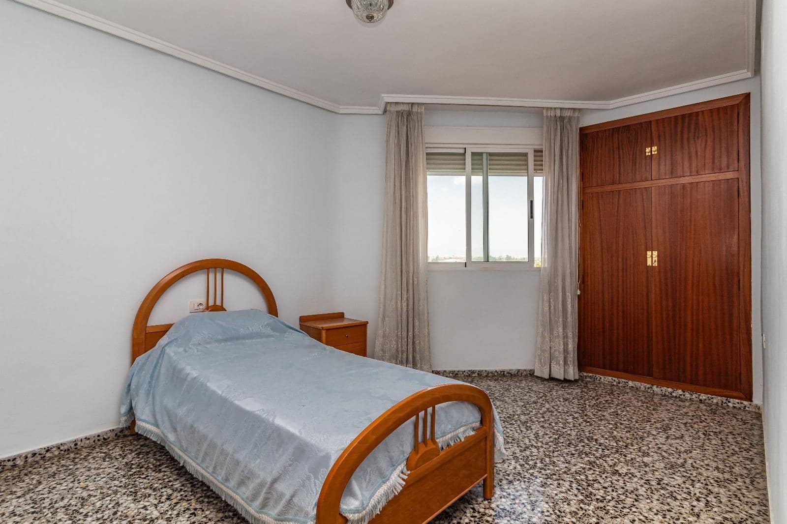 4 bedroom Flat for sale in Castello de la Plana - € 145,000 (Ref: 9085219)