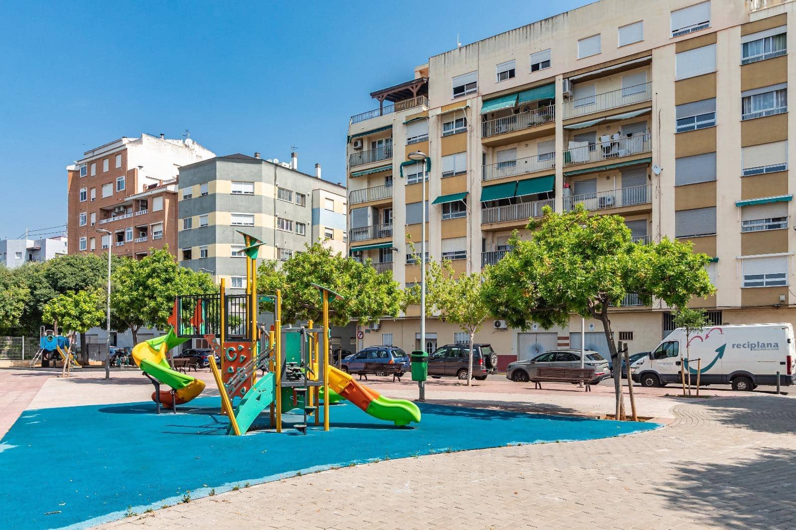 4 bedroom Flat for sale in Castello de la Plana - € 145,000 (Ref: 9085219)