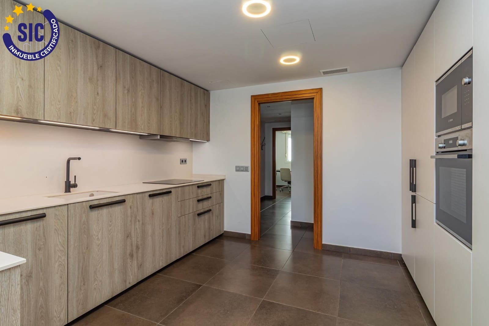 2 bedroom Flat for sale in Castello de la Plana - € 290,000 (Ref: 9107619)