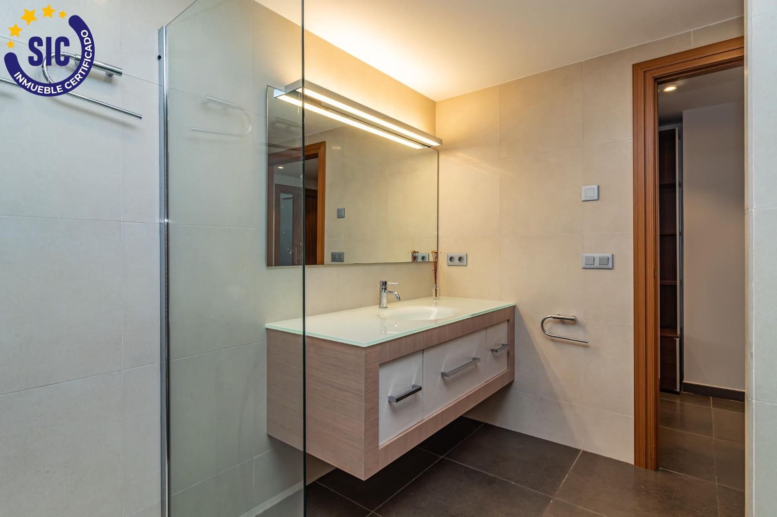 2 bedroom Flat for sale in Castello de la Plana - € 290,000 (Ref: 9107619)