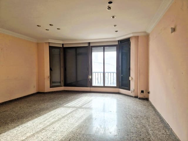 6 bedroom Townhouse for sale in Burriana / Borriana with garage - € 155,000 (Ref: 9406703)