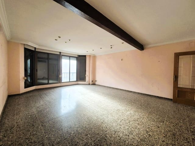 6 bedroom Townhouse for sale in Burriana / Borriana with garage - € 155,000 (Ref: 9406703)