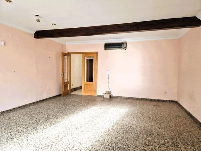 6 bedroom Townhouse for sale in Burriana / Borriana with garage - € 155,000 (Ref: 9406703)