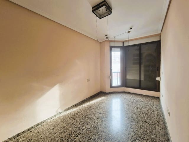 6 bedroom Townhouse for sale in Burriana / Borriana with garage - € 155,000 (Ref: 9406703)