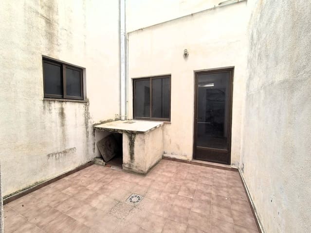 6 bedroom Townhouse for sale in Burriana / Borriana with garage - € 155,000 (Ref: 9406703)