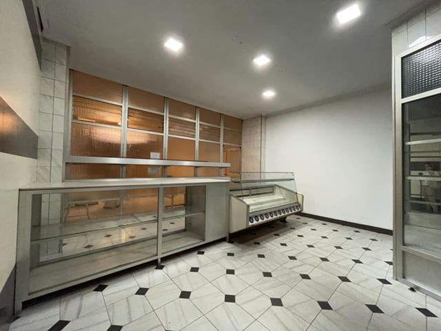 Local Comercial de 2 habitaciones en Vila-real en alquiler - 900 € (Ref: 9414053)