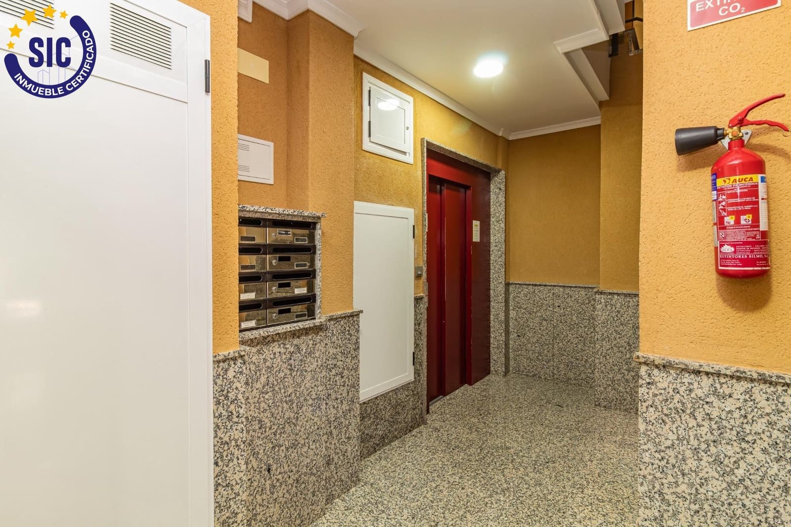 4 bedroom Penthouse for sale in Oropesa  - € 200,000 (Ref: 9415883)