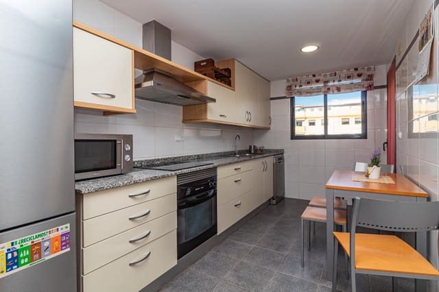 3 bedroom Flat for rent in Oeste, Castelló de la Plana with pool - € 1,200 (Ref: 9415884)