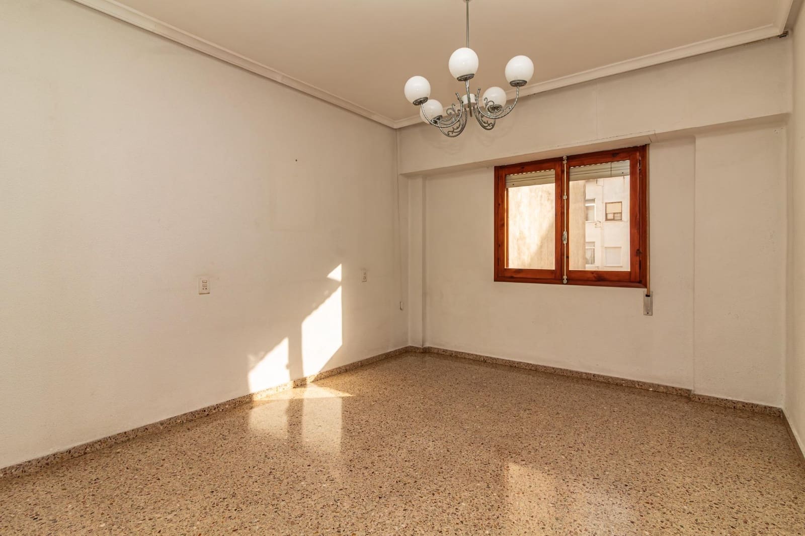 4 soverom Leilighet til salgs i Castello de la Plana med garasje - € 186 000 (Ref: 9456201)