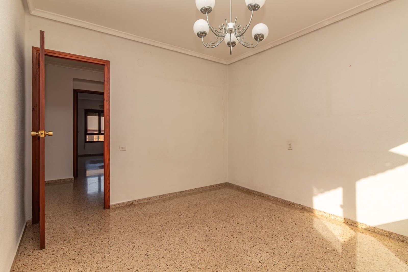 4 soverom Leilighet til salgs i Castello de la Plana med garasje - € 186 000 (Ref: 9456201)