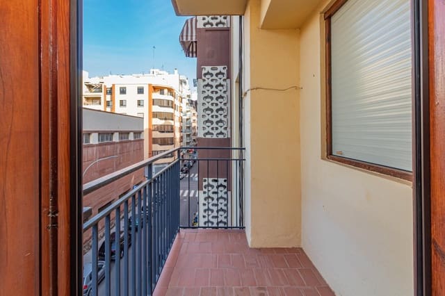 Piso de 4 habitaciones en Este, Castelló de la Plana en venta con garaje - 186.000 € (Ref: 9456201)