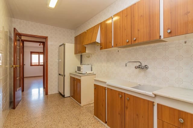 Piso de 4 habitaciones en Este, Castelló de la Plana en venta con garaje - 186.000 € (Ref: 9456201)