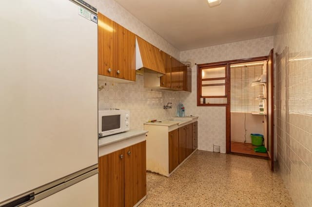 Piso de 4 habitaciones en Este, Castelló de la Plana en venta con garaje - 186.000 € (Ref: 9456201)