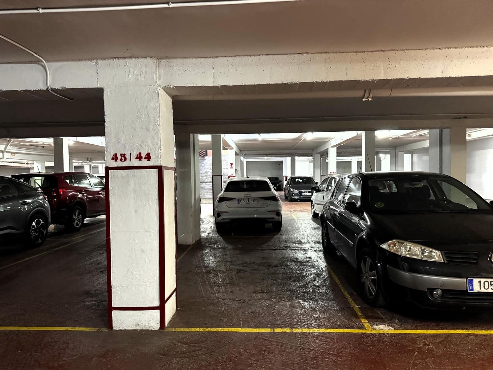 4 bedroom Flat for sale in Castello de la Plana with garage - € 179,000 (Ref: 9456201)