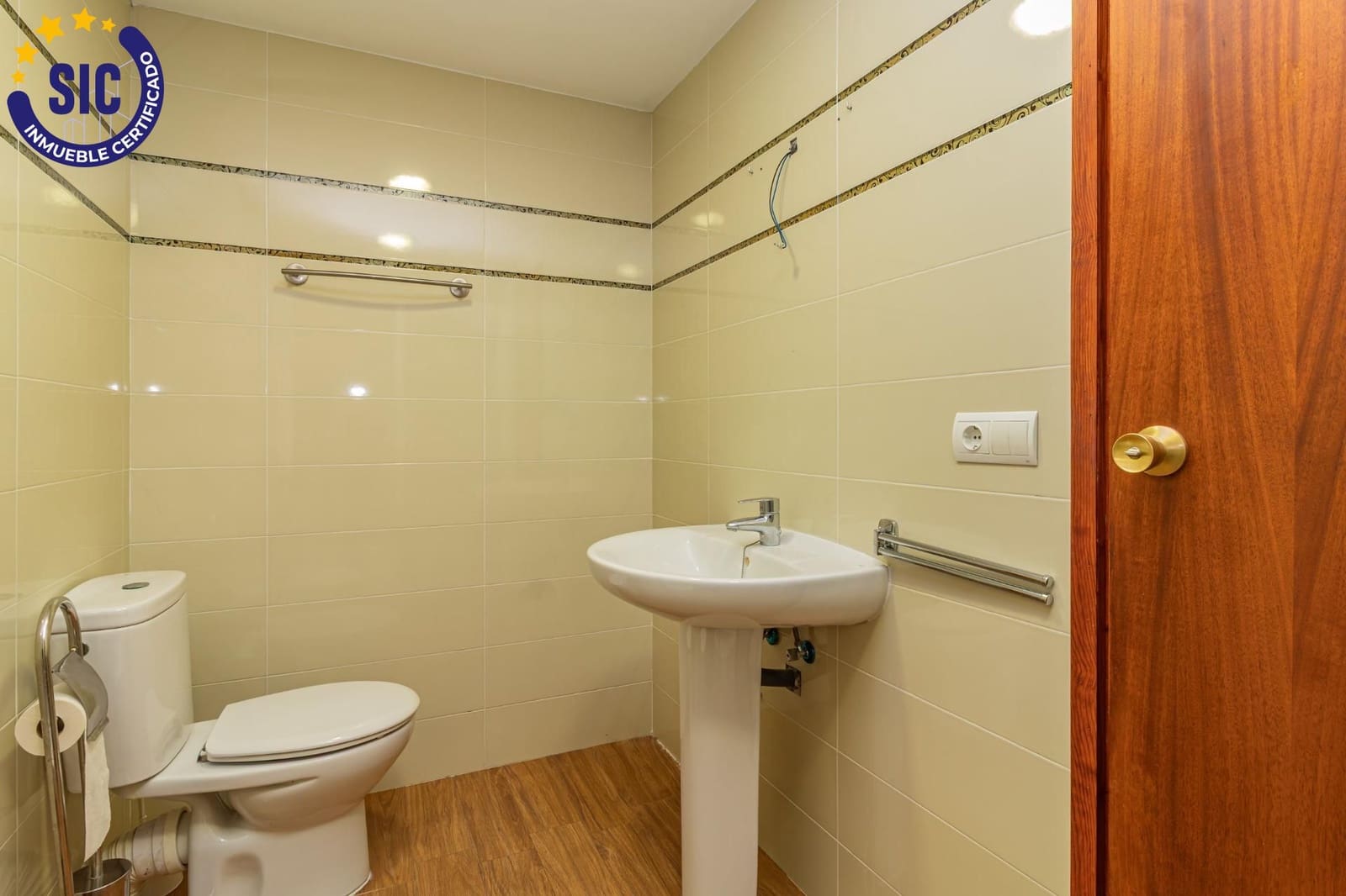 4 bedroom Flat for sale in Castello de la Plana with garage - € 179,000 (Ref: 9456201)